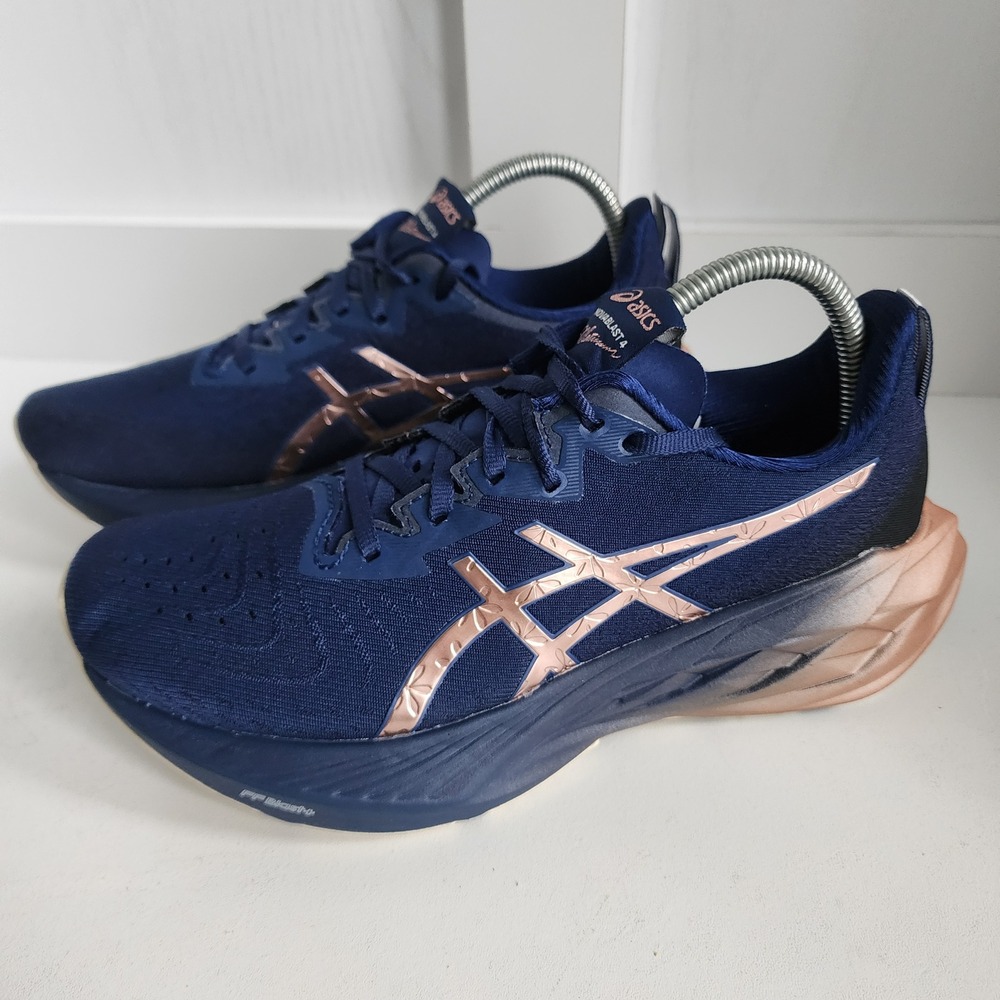 Asics Novablast 4 Platinum Womens 8 Running Shoes Deep Ocean Rose Gold 1012B739
